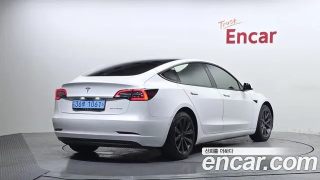 Tesla Model 3 — фото 3