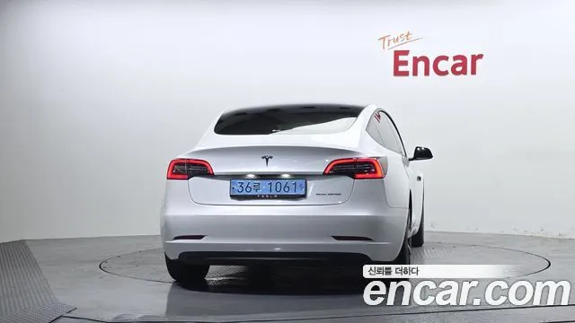 Tesla Model 3 — фото 2