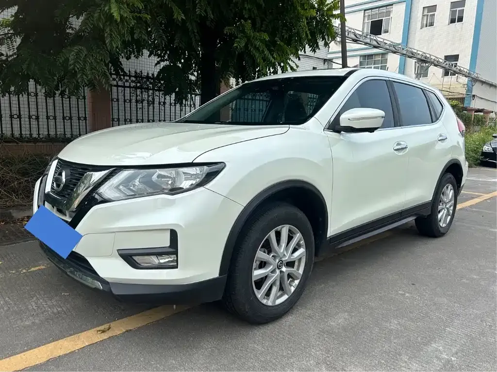 Nissan X-Trail — фото 1