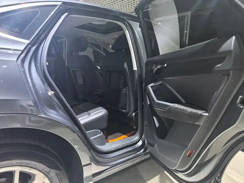 Audi Q3 Sportback — фото 6