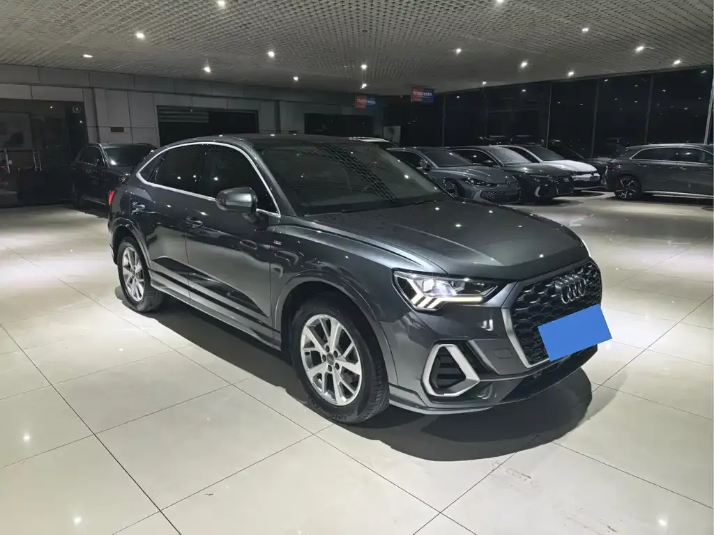 Audi Q3 Sportback — фото 10
