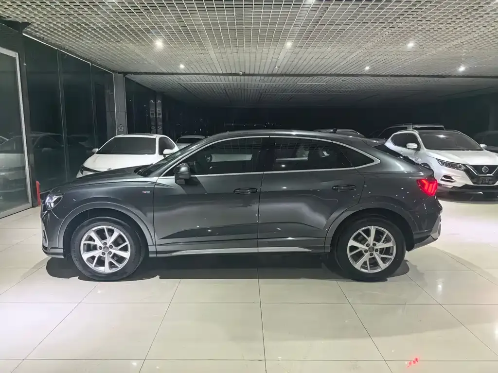 Audi Q3 Sportback — фото 9