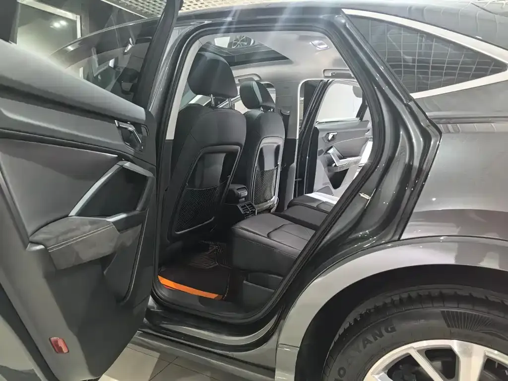 Audi Q3 Sportback — фото 3