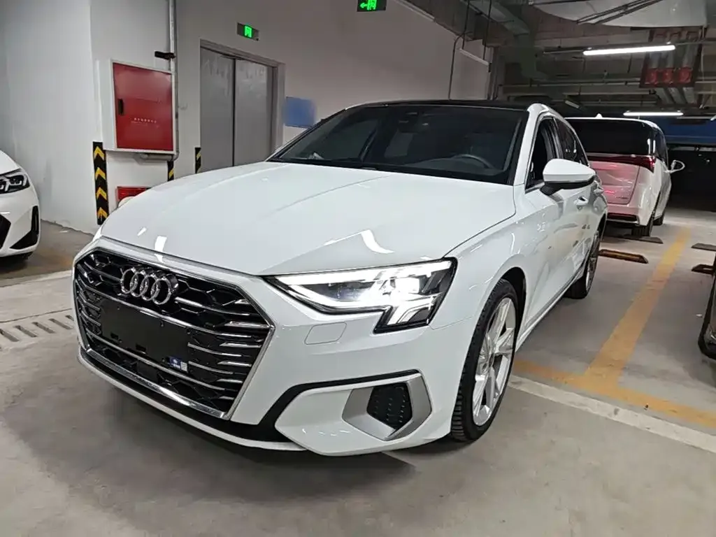 Audi A3 — фото 1