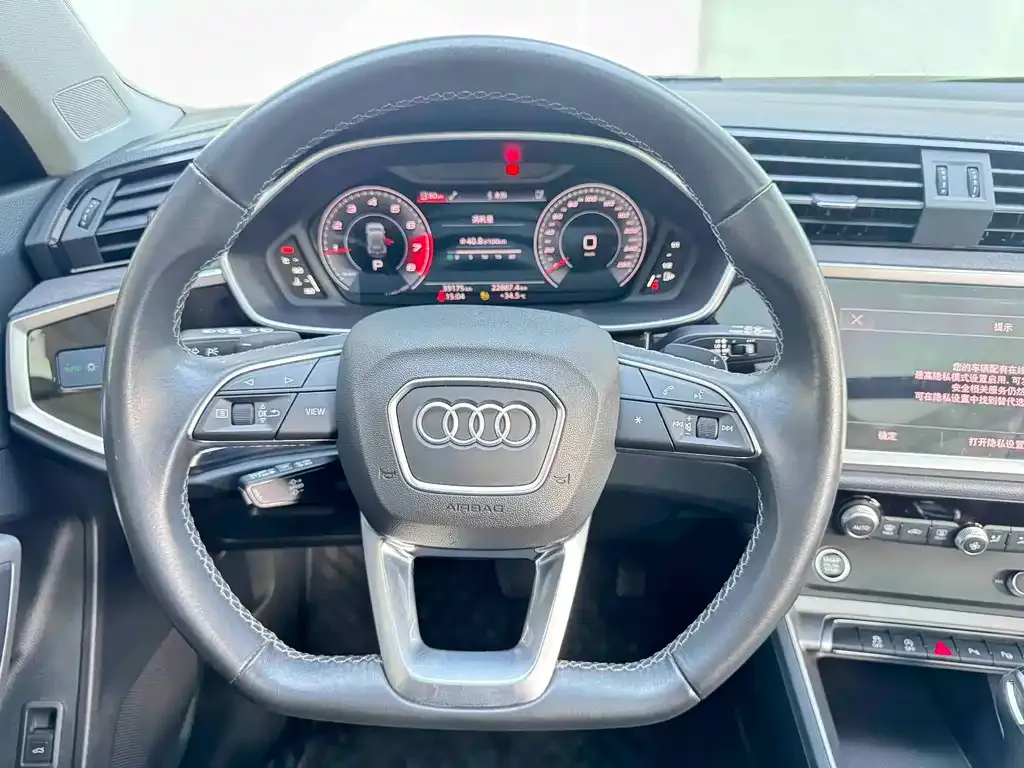 Audi Q3 — фото 5