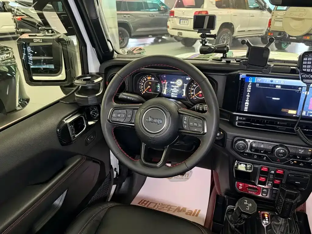 Jeep Wrangler — фото 10