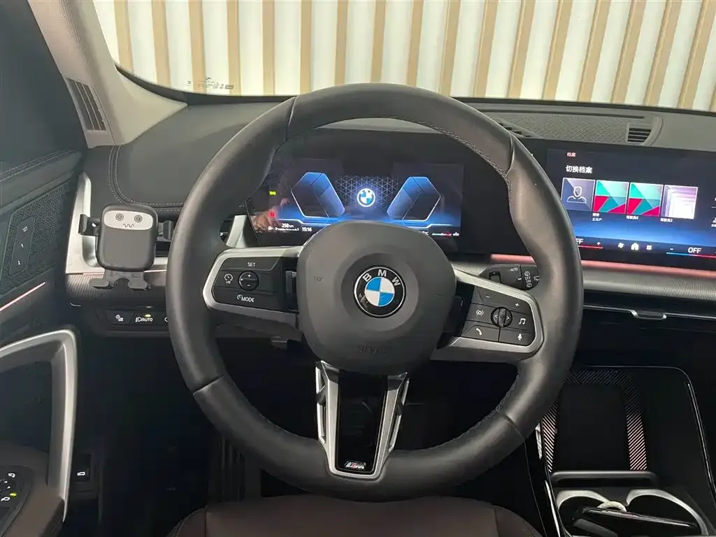 BMW X1 — фото 10