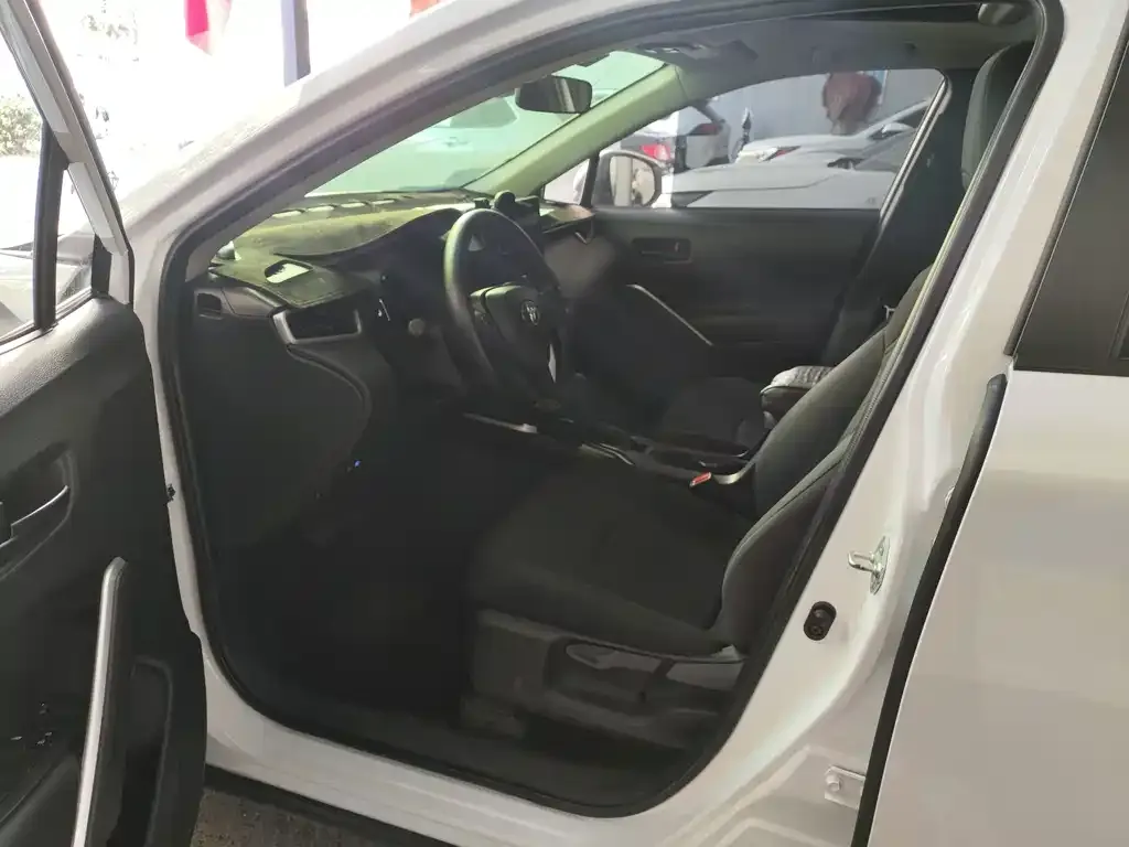 Toyota Corolla Cross — фото 3