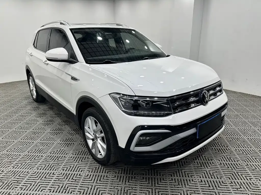 Volkswagen T-Cross — фото 1