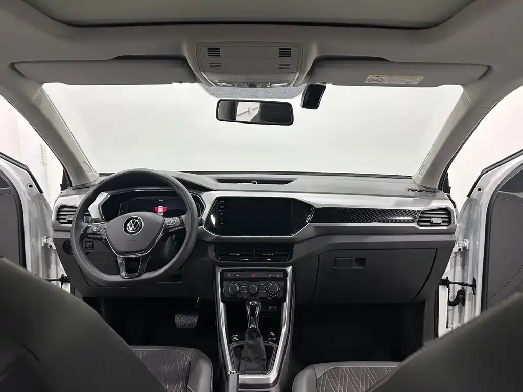 Volkswagen T-Cross — фото 7