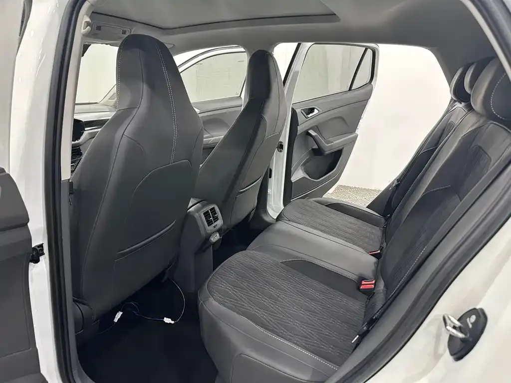 Volkswagen T-Cross — фото 4