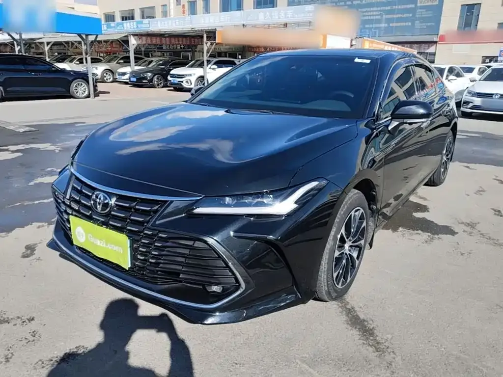 Toyota Avalon — фото 1