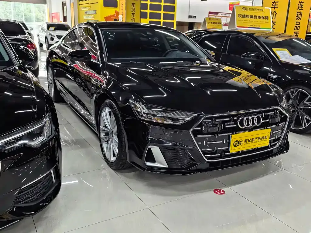 Audi A7L — фото 7