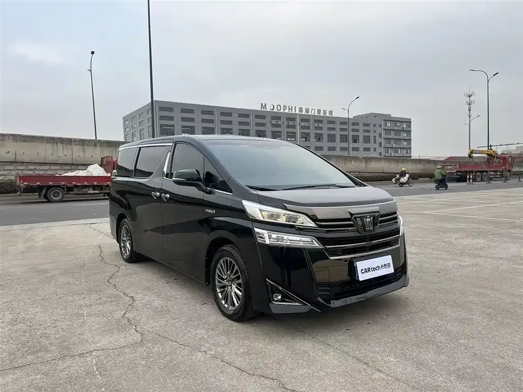 Toyota Vellfire — фото 8