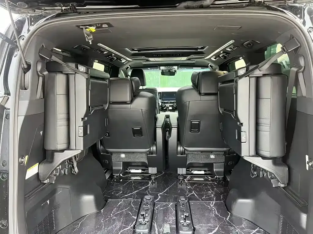 Toyota Vellfire — фото 9