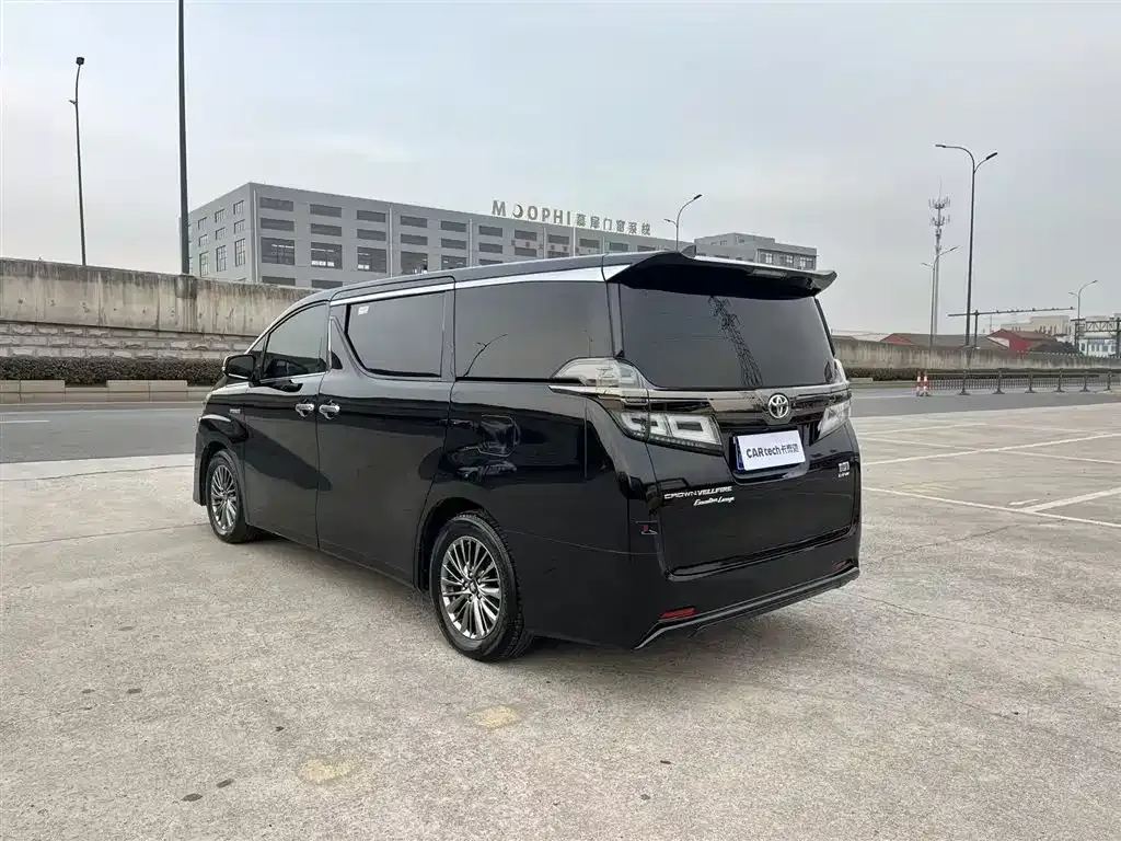 Toyota Vellfire — фото 10