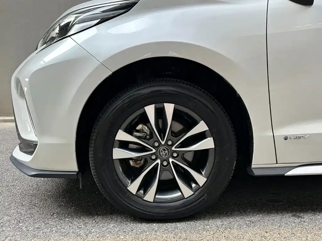 Toyota Granvia — фото 9
