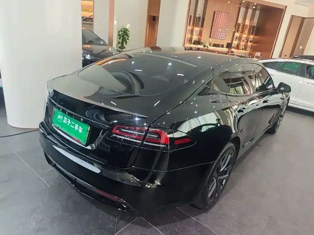 Tesla Model S — фото 10