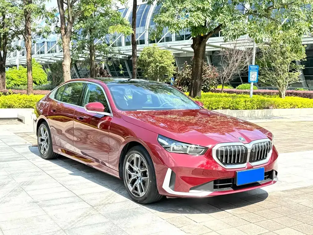 BMW 5 Series — фото 4