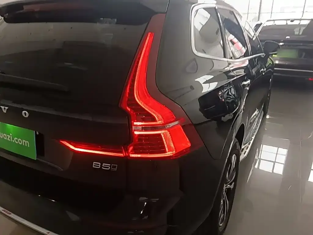 Volvo XC60 — фото 2