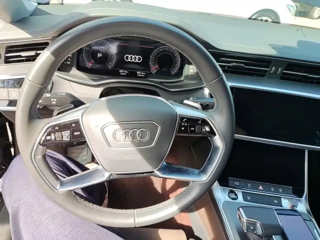 Audi A7L — фото 7