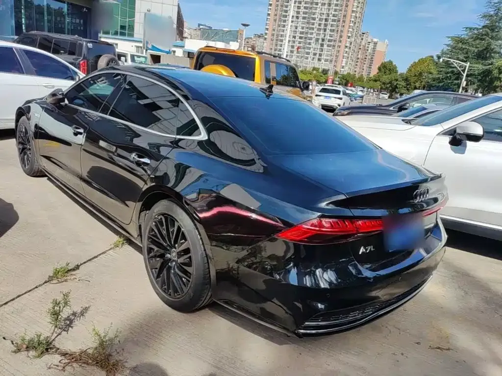 Audi A7L — фото 5