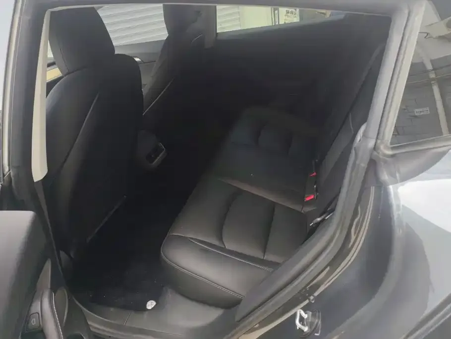 Tesla Model 3 — фото 6