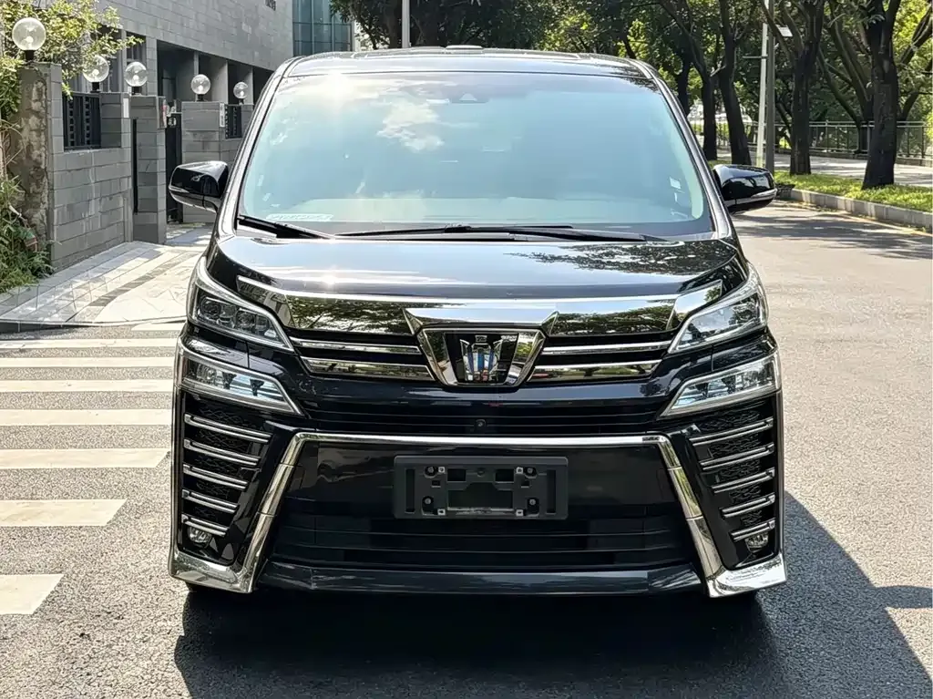 Toyota Vellfire — фото 7