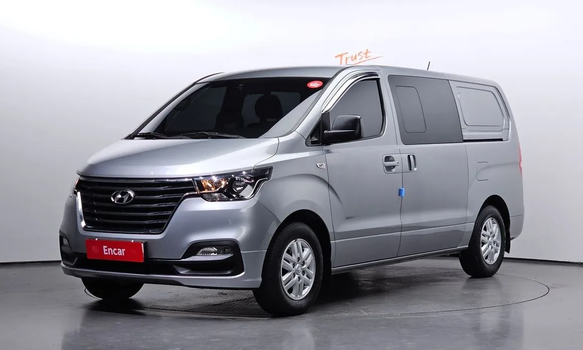 Hyundai Starex — фото 1