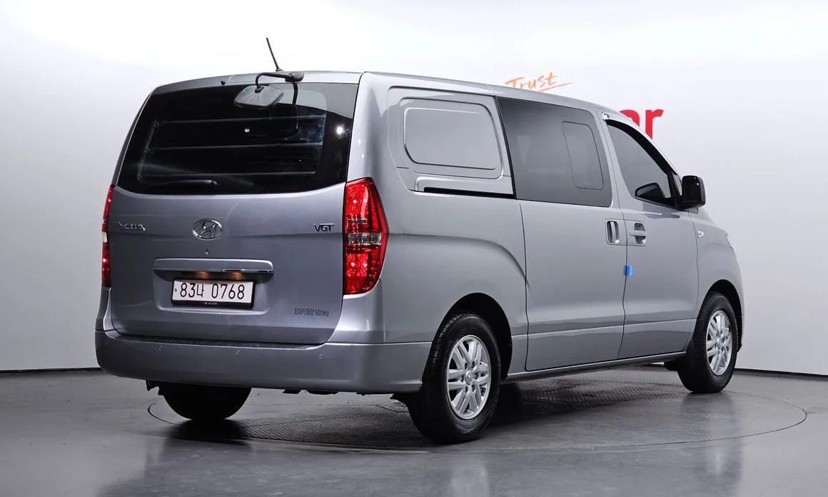 Hyundai Starex — фото 2