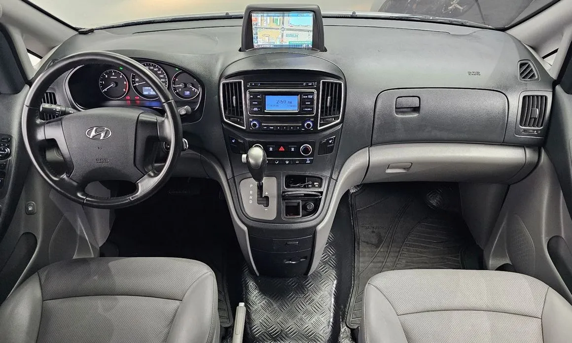 Hyundai Starex — фото 10