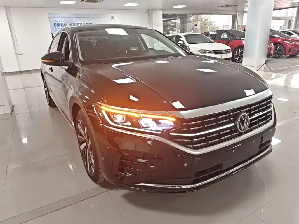 Volkswagen Passat — фото 2