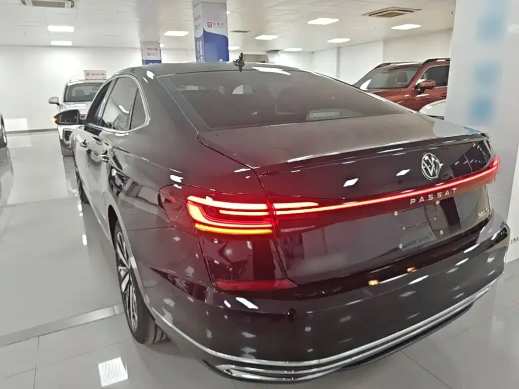 Volkswagen Passat — фото 5
