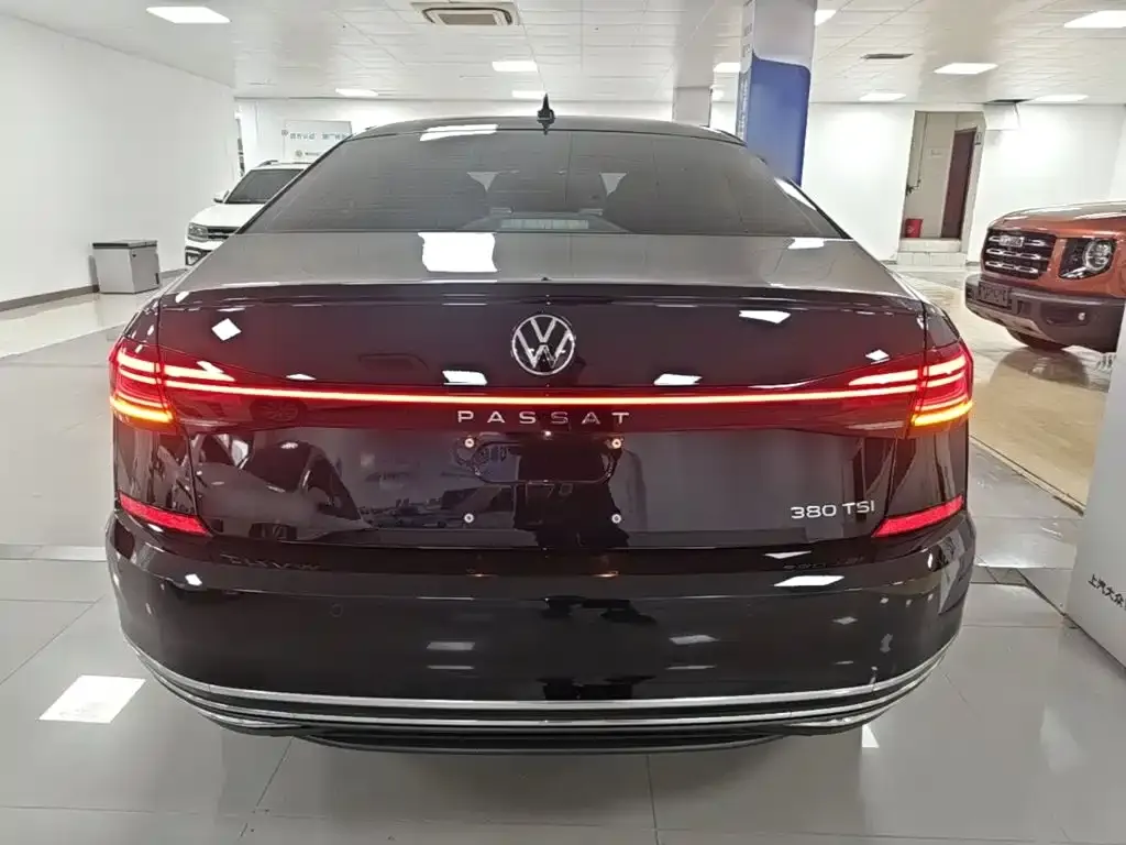 Volkswagen Passat — фото 6