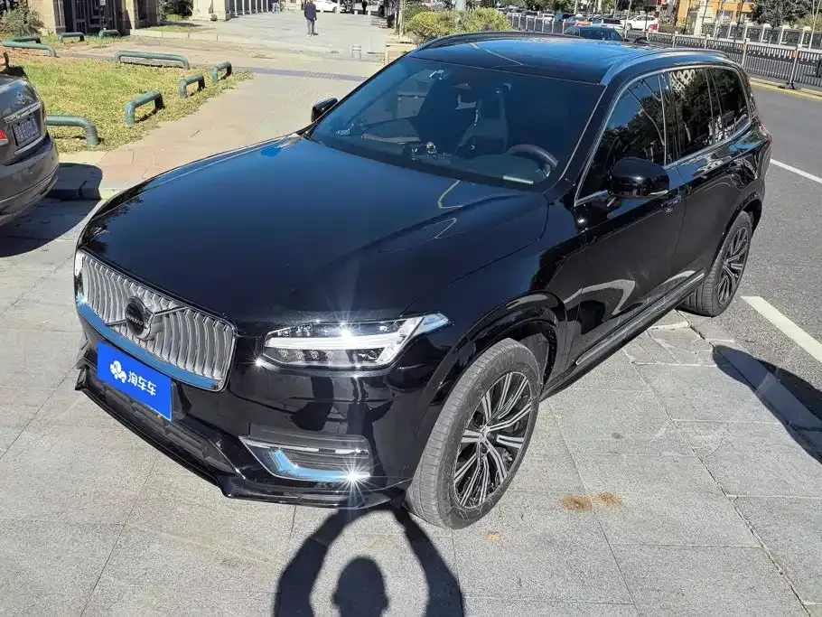 Volvo XC90 — фото 1