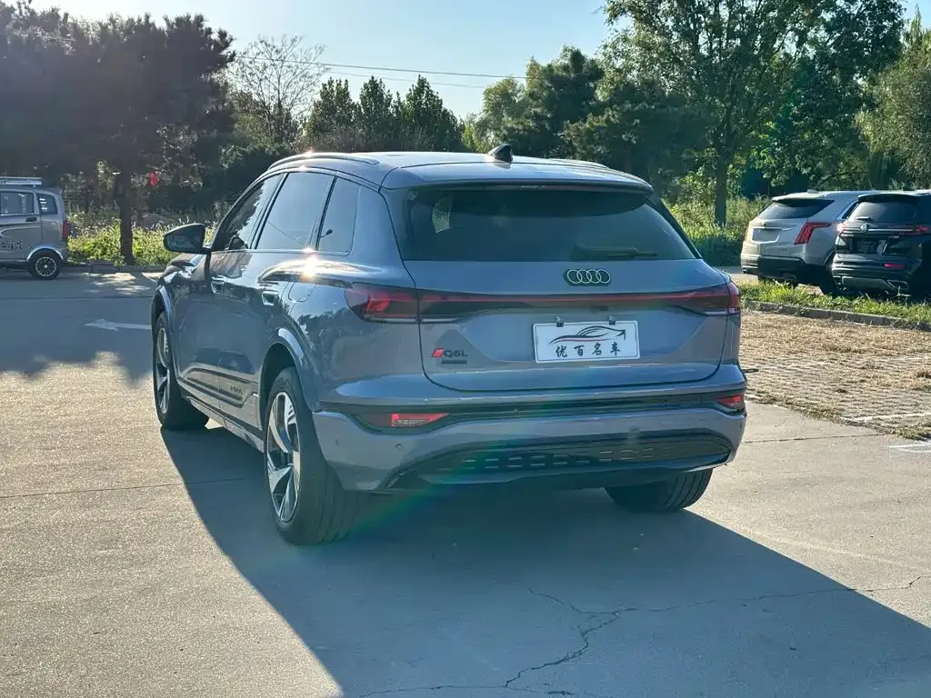 Audi Q6L e-tron — фото 9