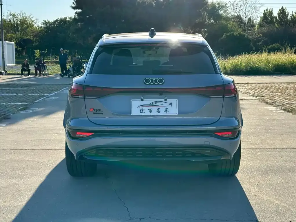 Audi Q6L e-tron — фото 3