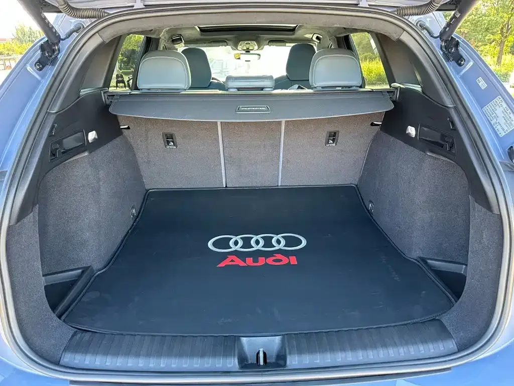 Audi Q6L e-tron — фото 5