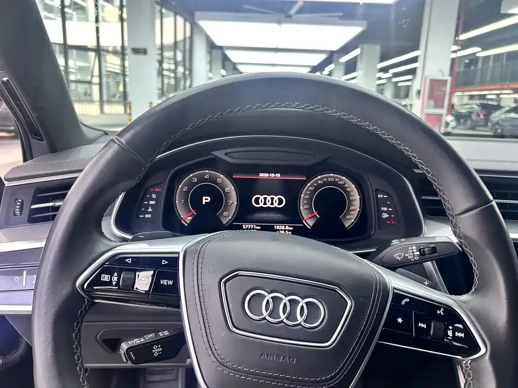 Audi A6L — фото 9