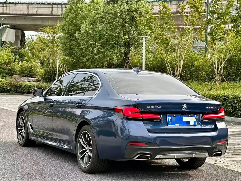 BMW 5 Series — фото 7