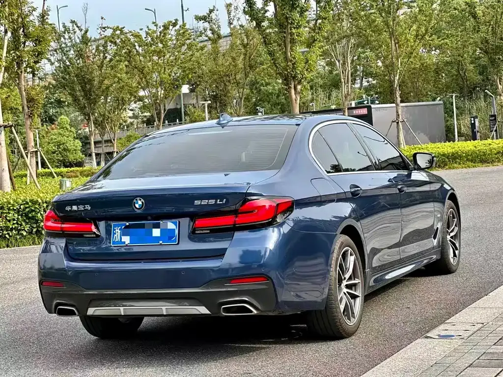 BMW 5 Series — фото 3