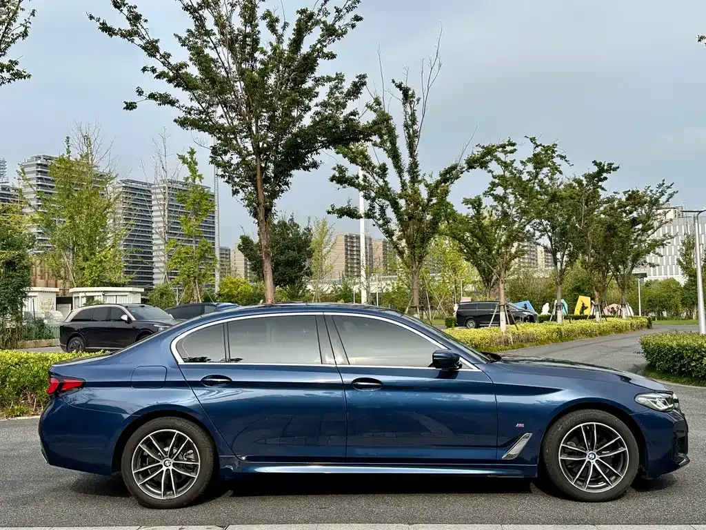 BMW 5 Series — фото 2