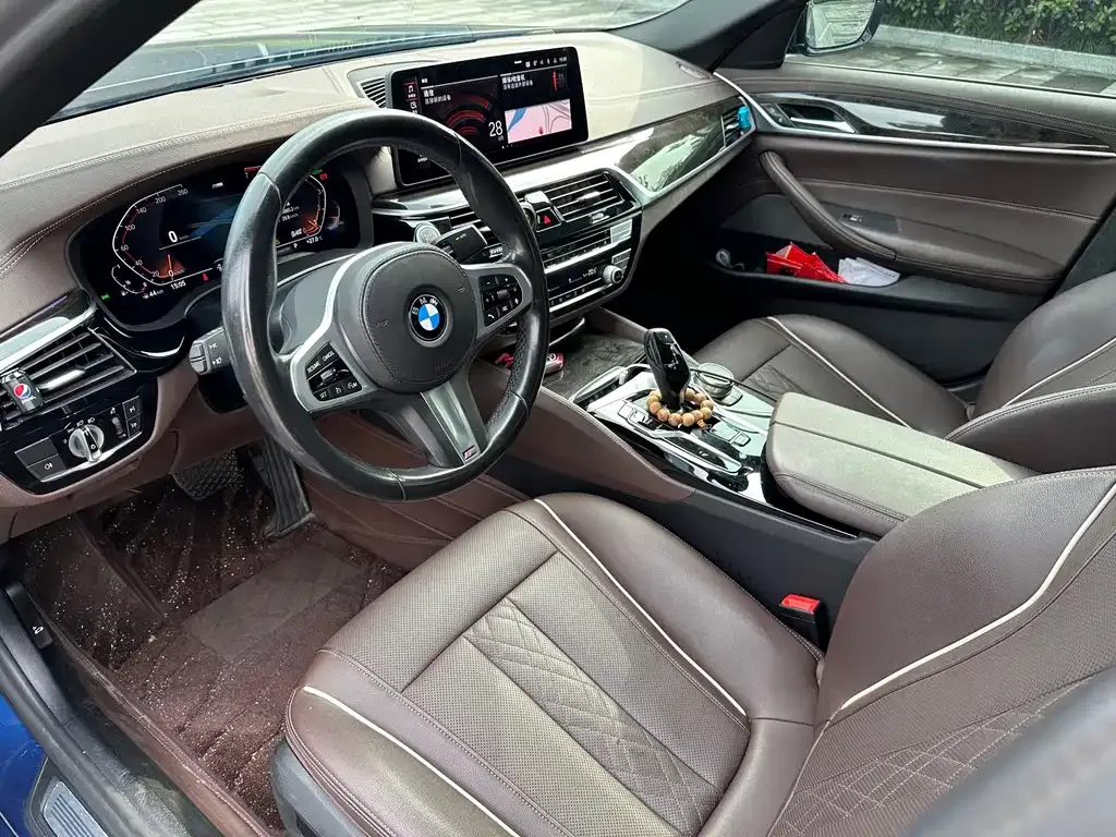 BMW 5 Series — фото 9