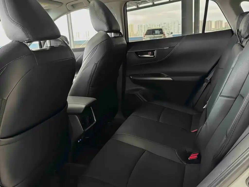 Toyota Harrier — фото 4