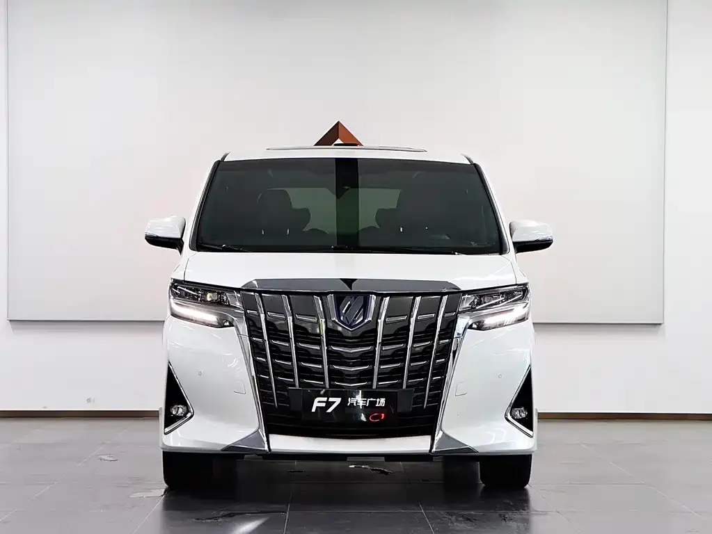 Toyota Alphard — фото 2