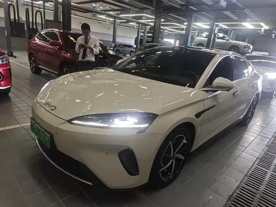 BYD Seal 07 DM-i — фото 1