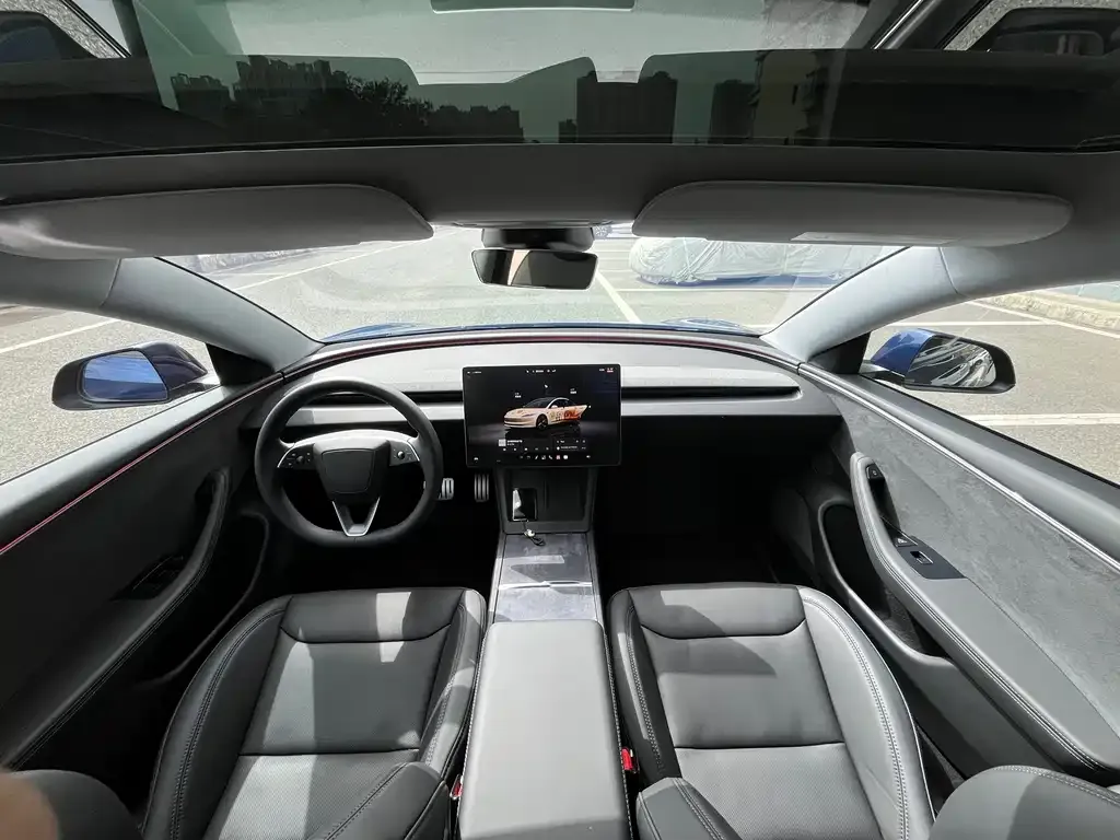 Tesla Model 3 — фото 4