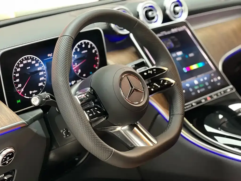 Mercedes-Benz GLC — фото 8