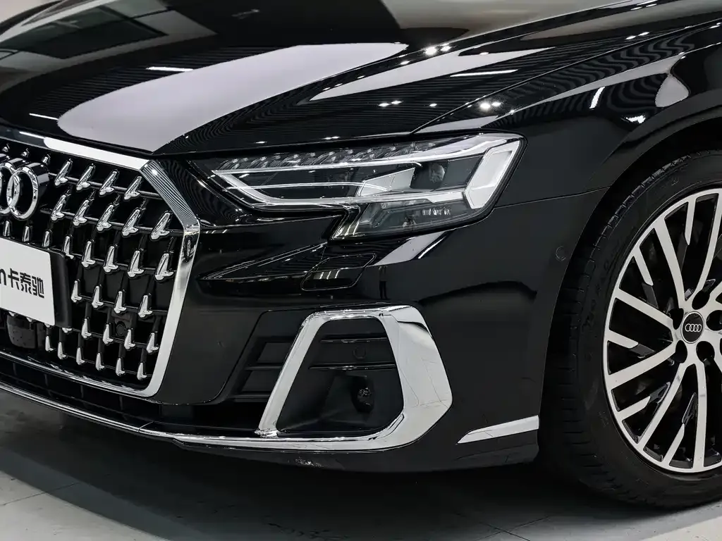 Audi A8 — фото 4