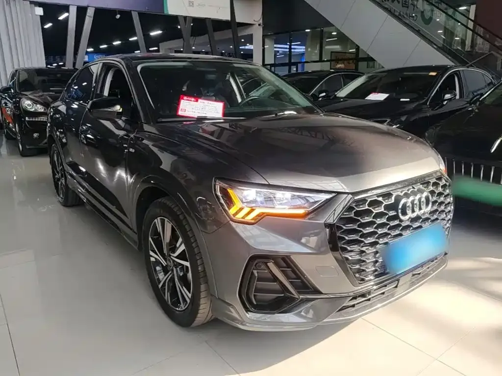 Audi Q3 Sportback — фото 10